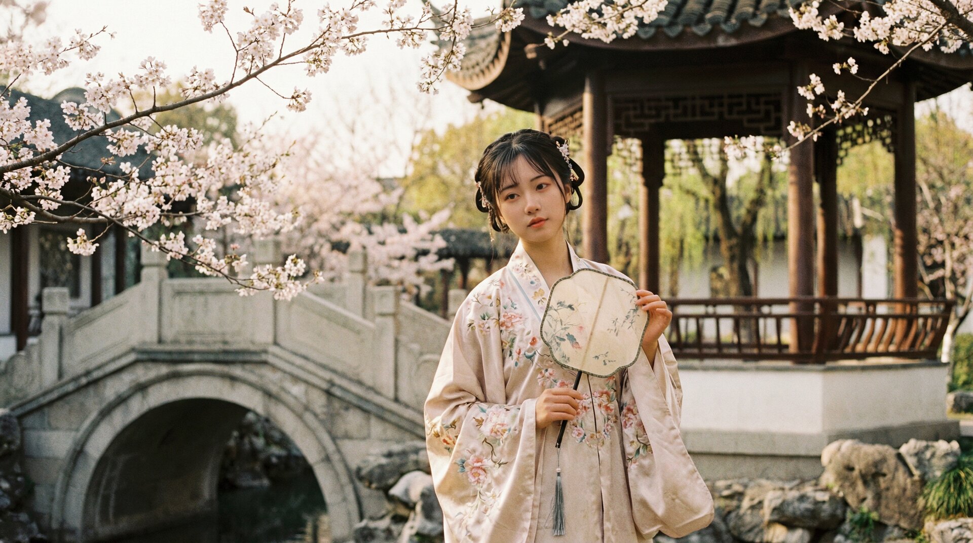 萝莉岛古风视频